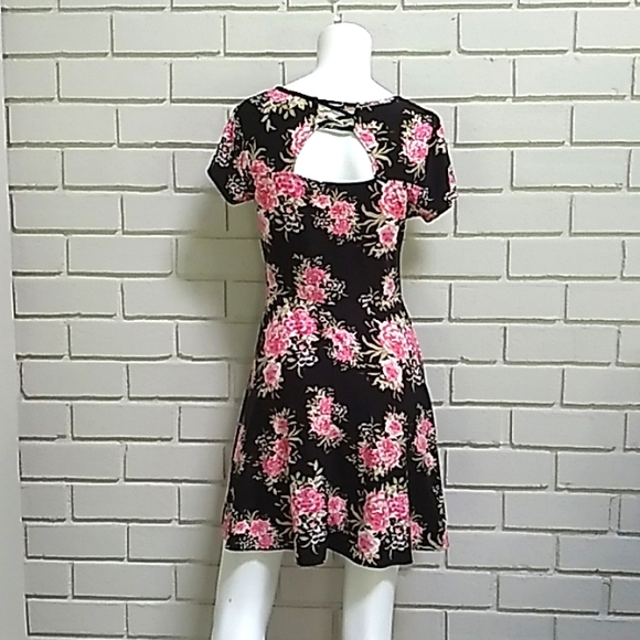 No Boundaries Black Floral Cut Out Back Detail Mini Dress. Size Medium - Picture 5 of 10